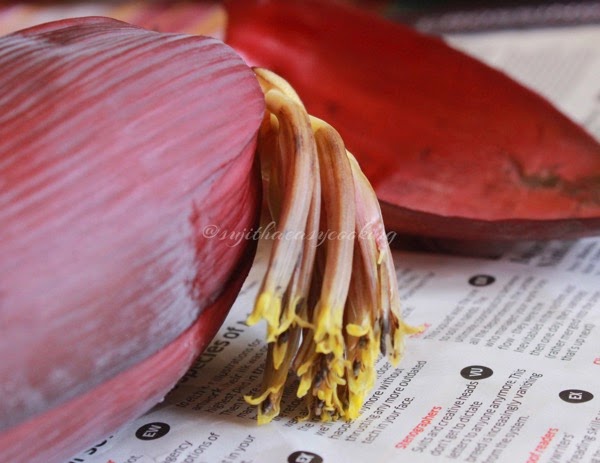 Cleaning bananah flower