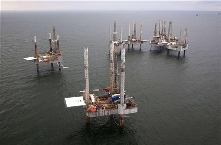 [Oil-firms-hurt-Gulf-spill-welcome-back-drill-rigs.jpg]