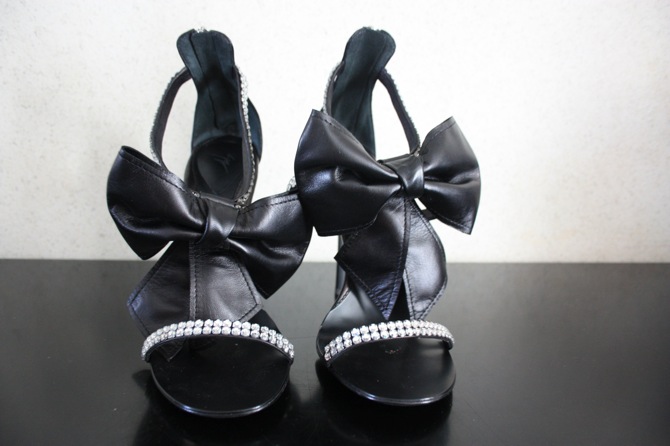 giuseppe zanotti bow sandals