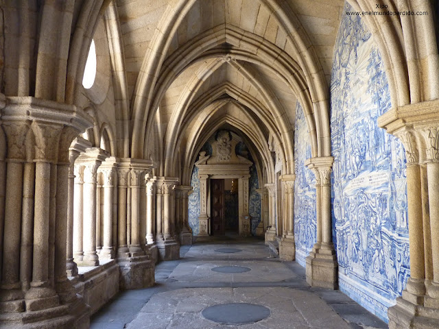 Claustro-catedral-Oporto.JPG