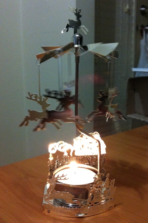 [spinning%2520reindeers%255B4%255D.jpg]