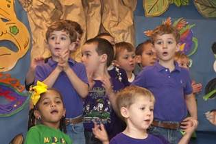 [singing%2520twins%255B2%255D.jpg]