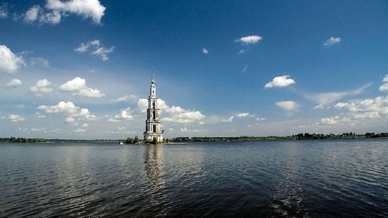 [Mysterious_Bell_Tower_Under_The_Lake_01%255B2%255D.jpg]