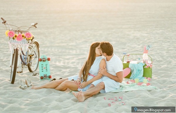 [cute-couple-kiss-beach-bike-bicycle-sand%255B5%255D.jpg]