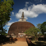 Rankot Vihara - Polonnaruwa's largest dagoba at 54m