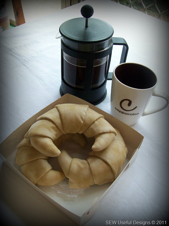 [Le%2520croissant%2520and%2520coffee%2520picnik%255B9%255D.jpg]