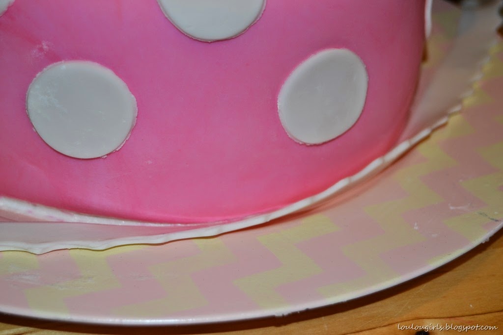 [How-To-Make-a-Minnie-Mouse-Birthday-Cake%2520%252819%2529%255B3%255D.jpg]