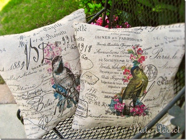 [CONFESSIONS%2520OF%2520A%2520PLATE%2520ADDICT%2520%2520Vintage%2520French%2520Script%2520Bird%2520Pillows%255B5%255D.jpg]