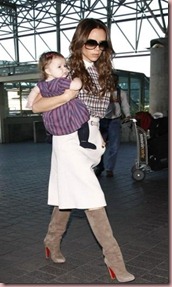 Victoria-Beckham-Baby-Harper-at-LAX