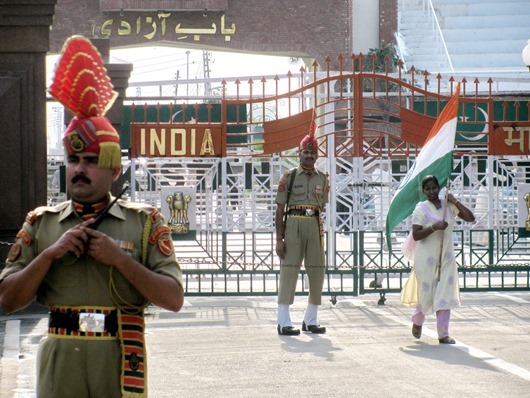 Pakistan-India-Sunset-Border-Celebration-2012-04-18-16-48-55-