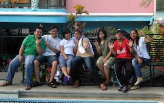 Alumni with Faculty and Sir Jojo