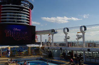 the Aquaduck encircles deck 11