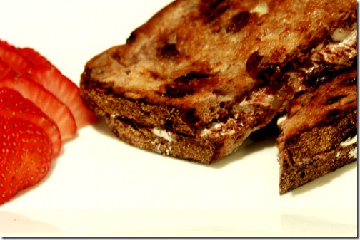 fluffernutter-nutella-raisin-bread-sandwich