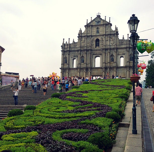 [Ruins_Of_St_Pauls_Cathedral_Macau3.jpg]