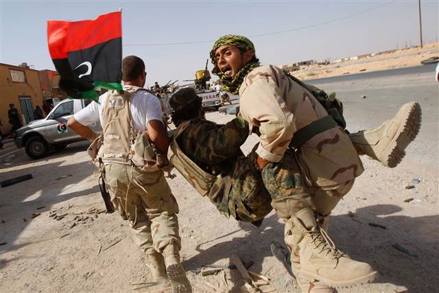 [tropas%2520de%2520khfa%2520dao%2520porrada%2520ao%2520cnt%255B5%255D.jpg]