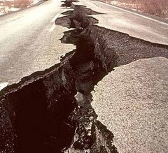 Földrengés a Universalnál és a Bad Robotnál