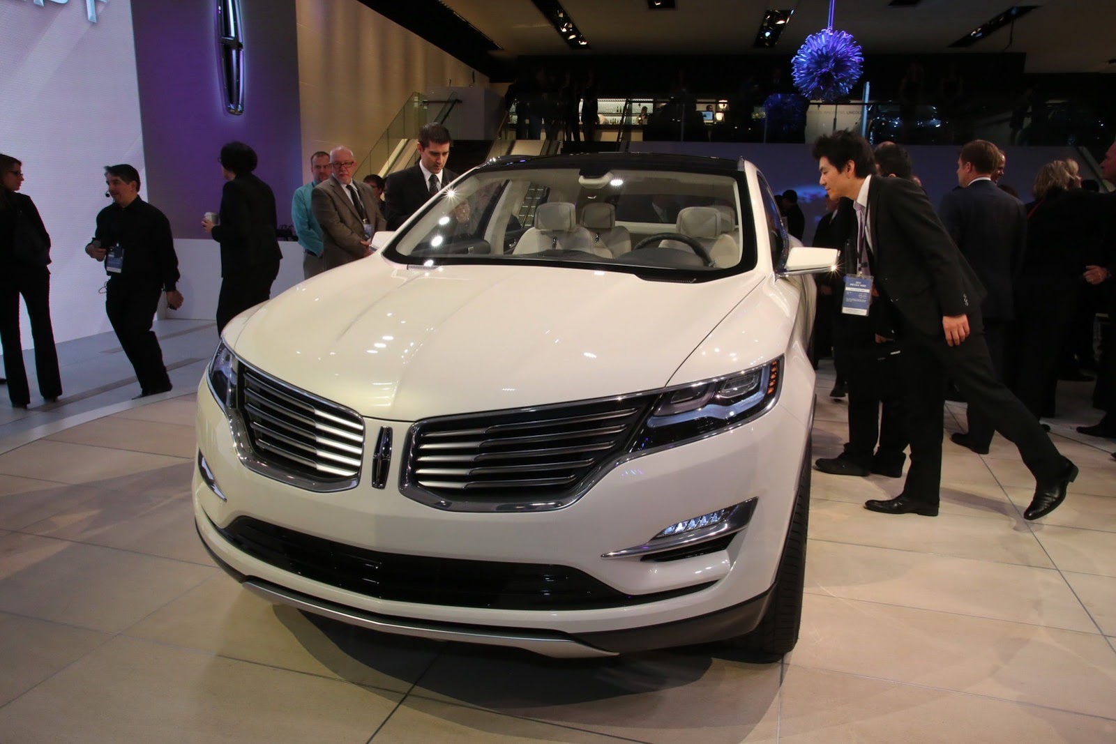 [Lincoln-MKC-1%255B2%255D.jpg]