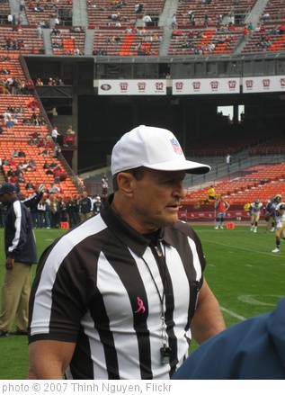 'Ed Hochuli is even bigger in person' photo (c) 2007, Thinh Nguyen - license: http://creativecommons.org/licenses/by/2.0/