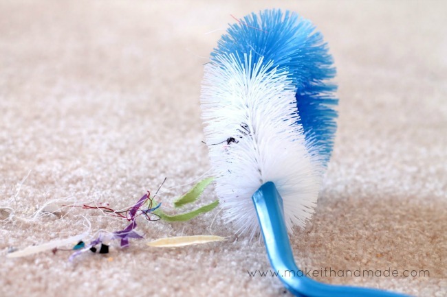 Use toilet brush to get rid of threads easily!