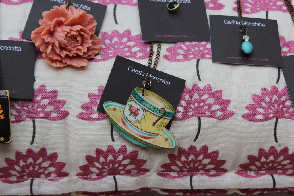 [teapot-necklace-Carlitta-Monchitta%255B5%255D.jpg]
