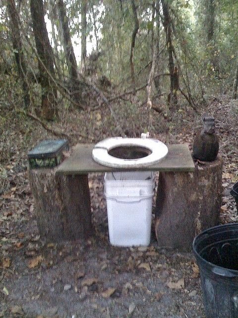 [outdoor-toilet4.jpg]