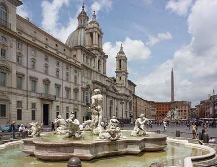 Piazza_Navona,_Roma_-_fontana_fc07