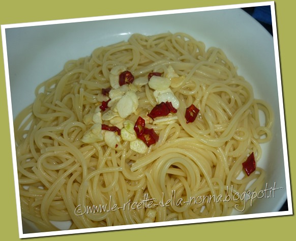 Spaghetti aglio, olio e peperoncino (10)