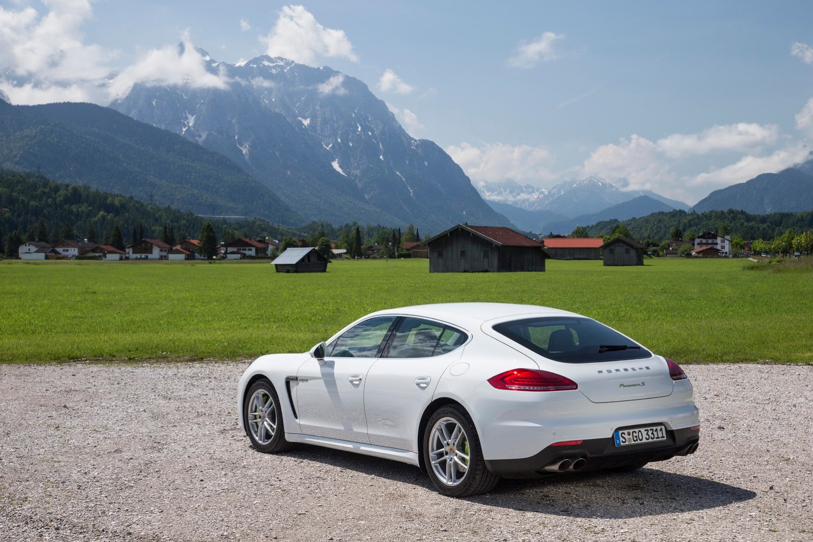 [2014-Porsche-Panamera-36%255B2%255D.jpg]