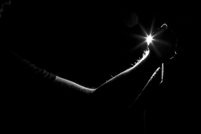 [Feel-the-Light-24.jpg]
