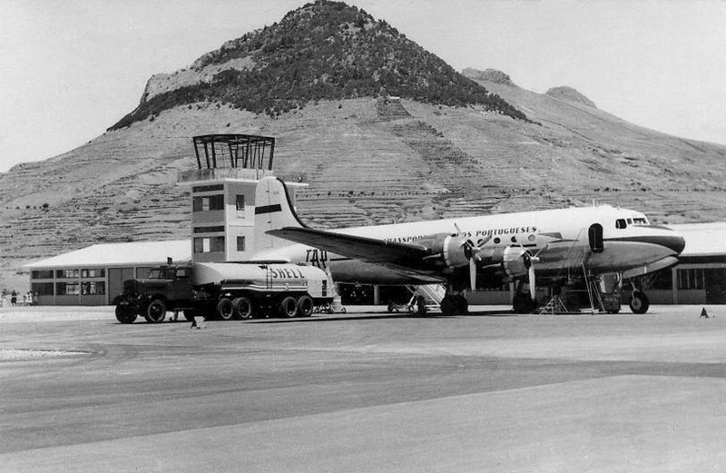 [Douglas-DC-4-em-Porto-Santo1.jpg]