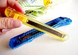 Cutting Blade into Bias Tape Maker[6]