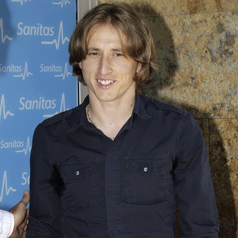 [Modric%2520nuevo%2520jugador%2520del%2520Real%2520Madrid%255B2%255D.jpg]