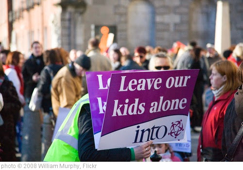 'LEAVE OUR KIDS ALONE' photo (c) 2008, William Murphy - license: https://creativecommons.org/licenses/by-sa/2.0/