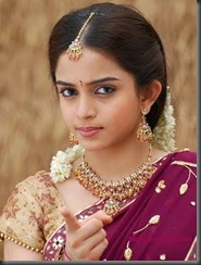 Sheena-Shahabadi-Hot-Pic in saree