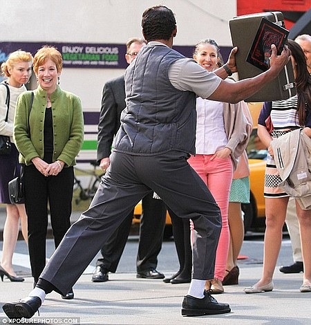A Closer Look at Jamie Foxx as Max Dillon on The Amazing Spider-Man 2 Set 06 A Closer Look at Jamie Foxx as Max Dillon on The Amazing Spider-Man 2 Set 06