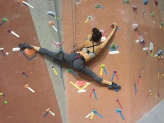 [girls-rock-climbing-11%255B2%255D.jpg]