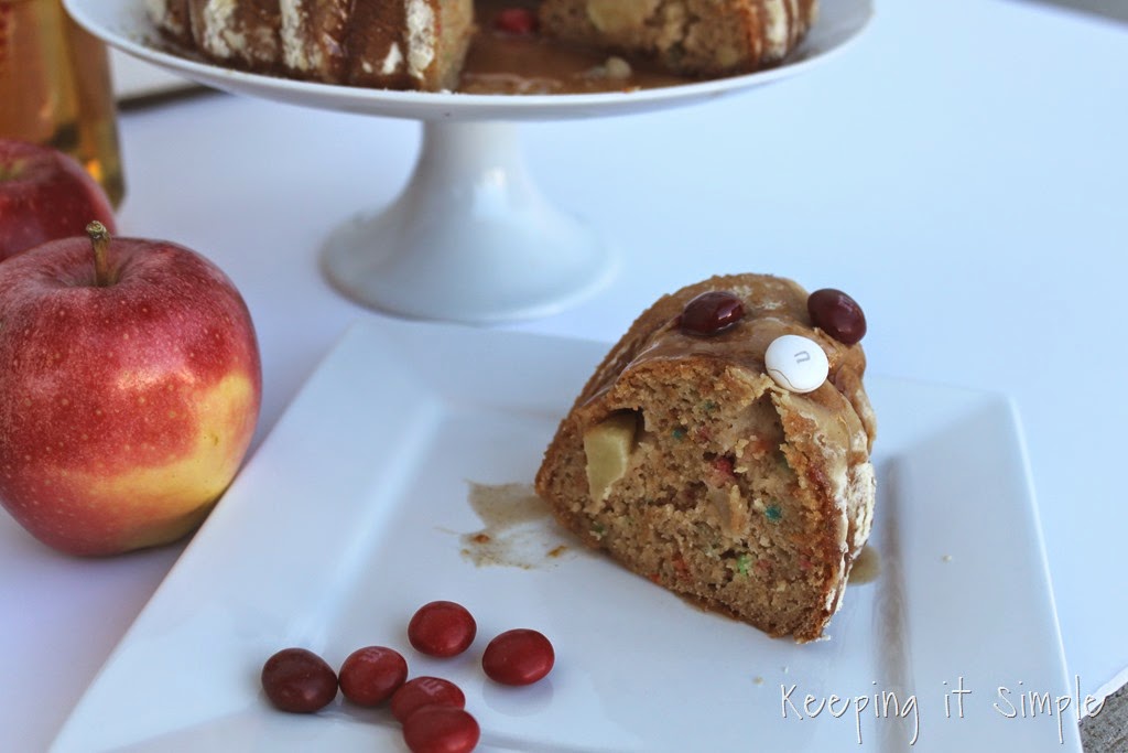[%2523shop%2520Apple-Cinnamon-Applesauce-Bundt-Cake%2520%2523FlavorOfFall%2520%25281%2529%255B6%255D.jpg]