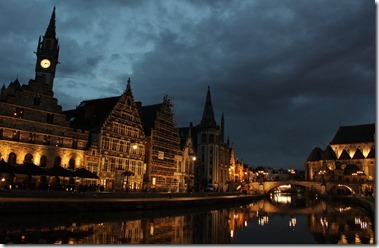 Graslei , Gent　グラスレイ（河畔）には14-16世紀の壮麗なギルドハウス群が建ち並んでいる