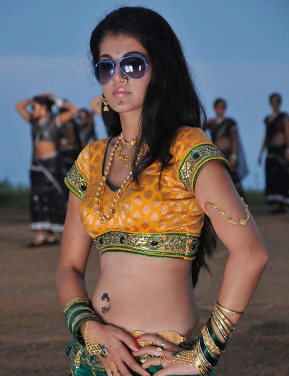 [tapasee_pannu_new_hot_still1%255B3%255D.jpg]