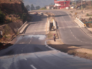 Juxtaposition on the pan american highway on the way to Palanquix. Photos by TOM HART