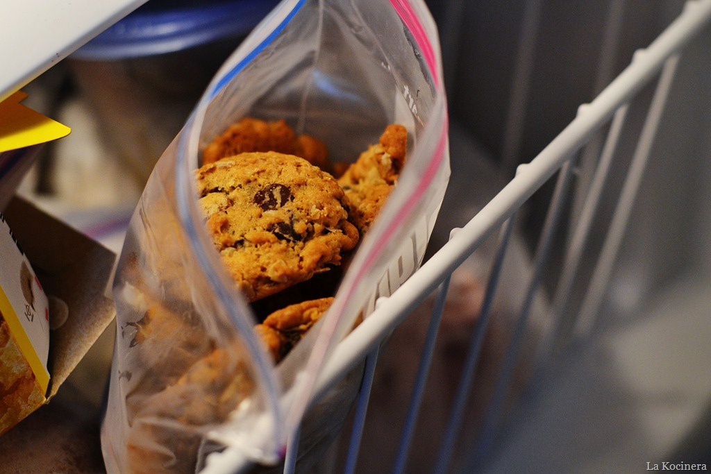 [oatmeal-chocolate-chip-cookies8.jpg]