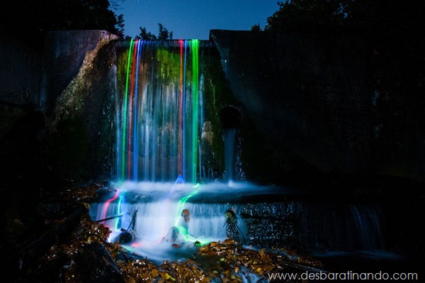 glow-sticks-dropped-into-waterfalls-lenz-abildgaard-arco-iris-luz-cachoeira-desbaratinando (3) glow-sticks-dropped-into-waterfalls-lenz-abildgaard-arco-iris-luz-cachoeira-desbaratinando (3)