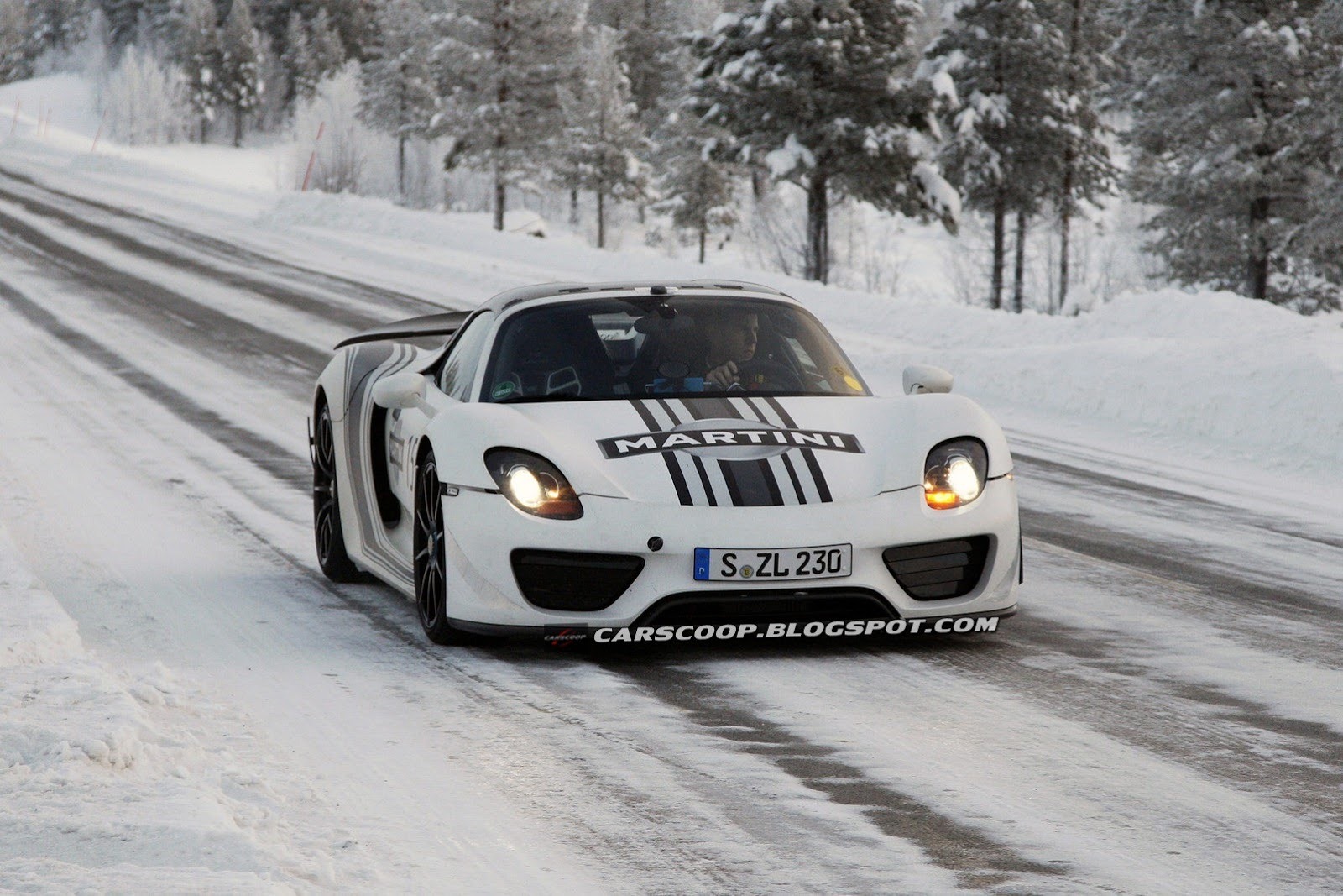 [Porsche-918-Spyder-6Carscoop%255B3%255D%255B3%255D.jpg]