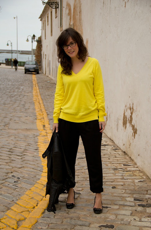 Black & Yellow Outfit | Excess Baggage Mode