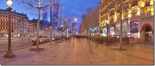 700px-Champs_Elysees_Paris_Wikimedia_Commons