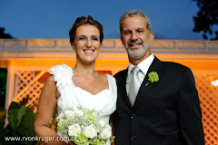 Album (digital) de fotos de Flavia e Sergio de Rogerio von Kruger, fotografo no Rio de Janeiro (RJ), que faz fotos de casamento, fotos de musica, fotos de shows e fotos de eventos. Rogerio von Kruger faz fotos digitais de casamento no Rio de Janeiro, RJ. 
