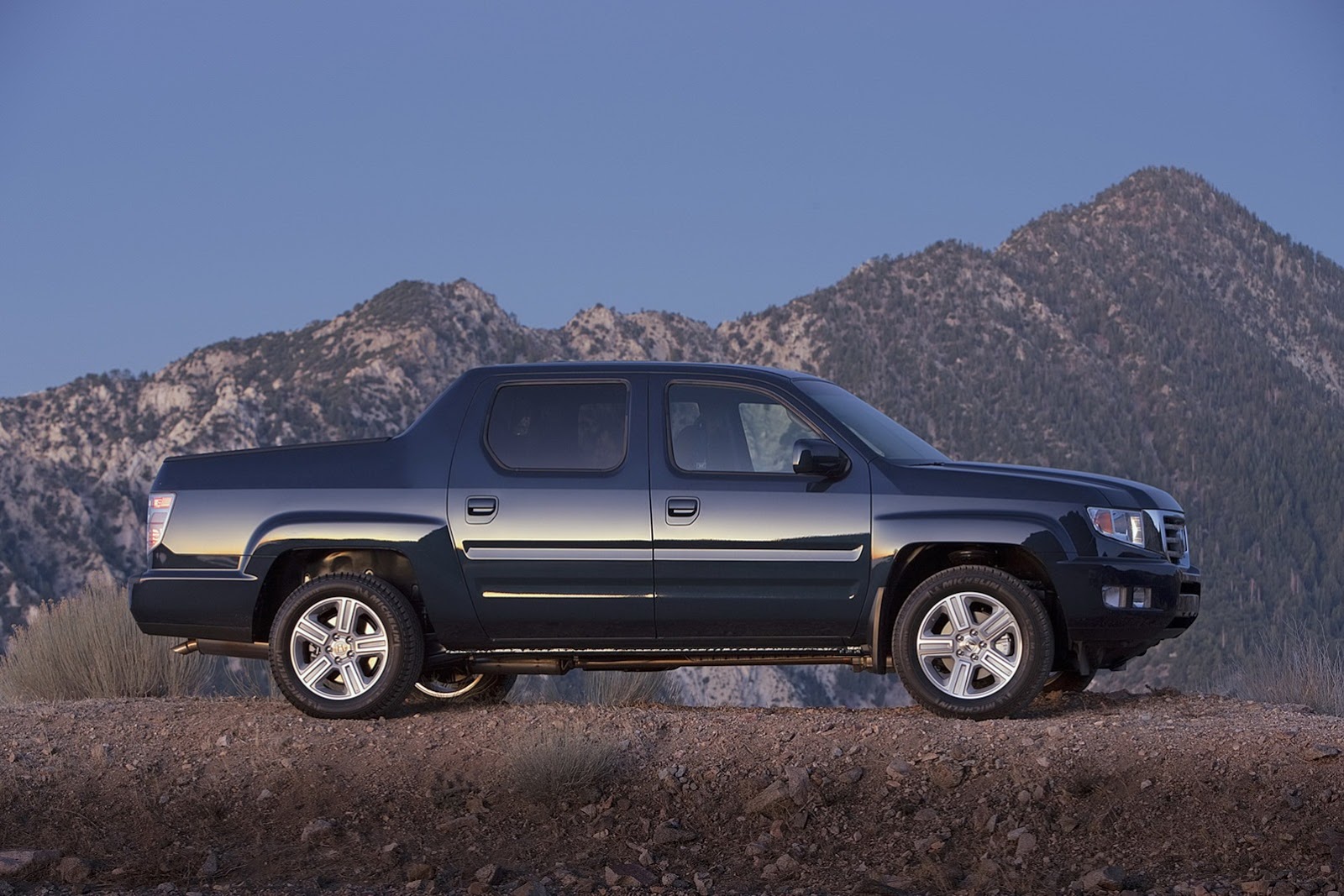 [2014_Honda_Ridgeline_RTL_07%255B2%255D.jpg]