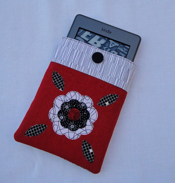 [1%2520kindle%2520rose%2520red%2520with%2520kindle%255B3%255D.jpg]