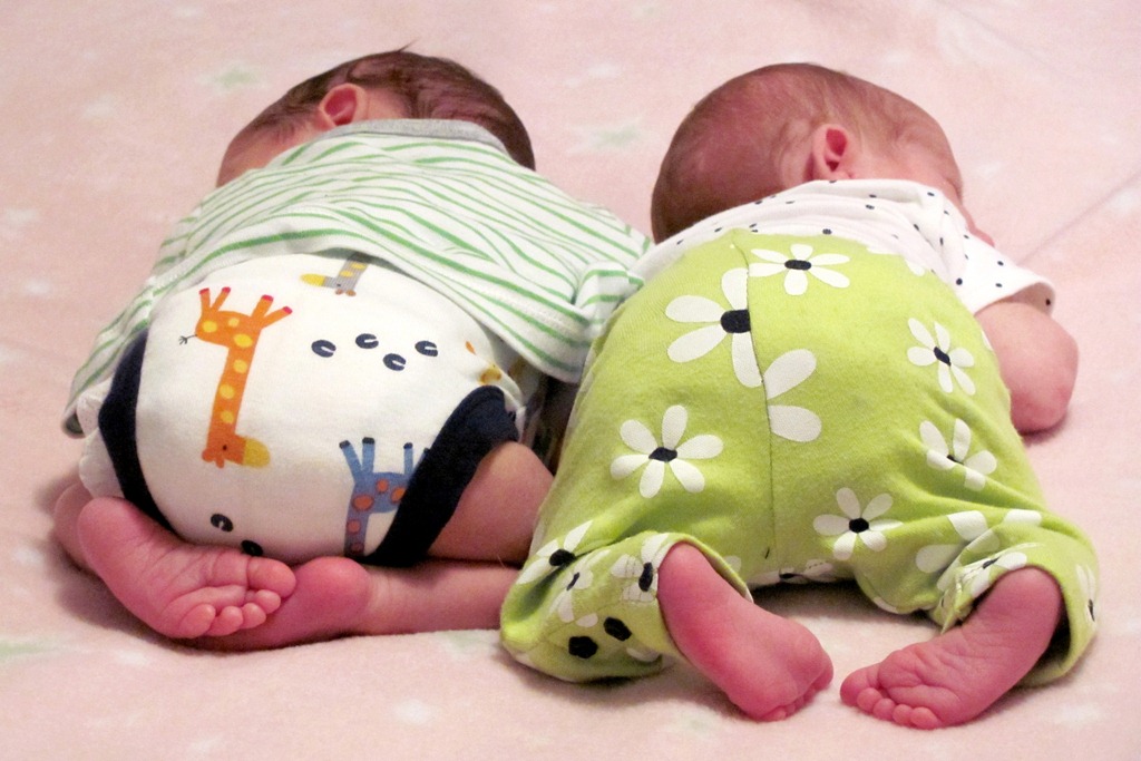 [Twins%25203%2520weeks%2520Old%2521_0003%255B3%255D.jpg]