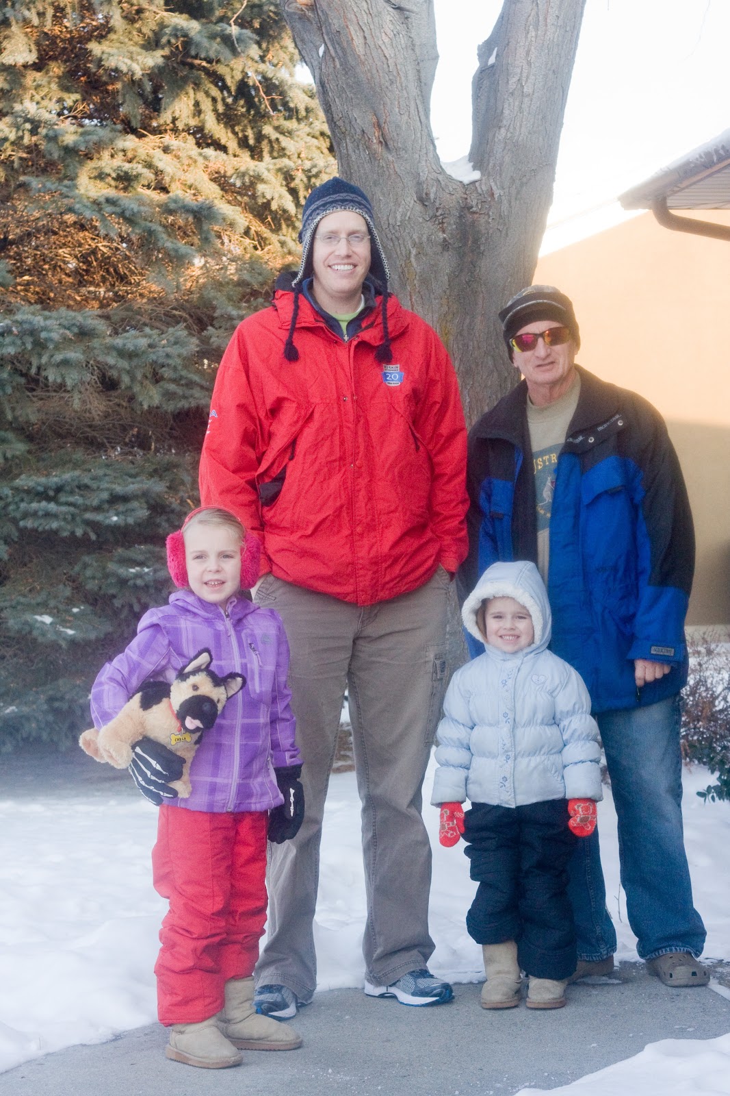 [01%252001%252013_dan%2520soph%2520tess%2520gpa%2520ready%2520to%2520go%2520sledding%255B3%255D.jpg]